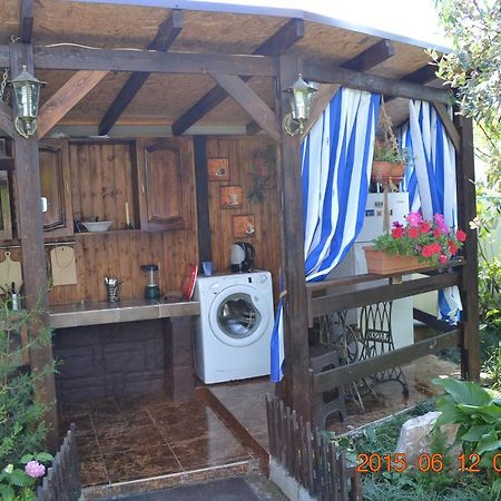 U Palycha Guest House スフミ エクステリア 写真