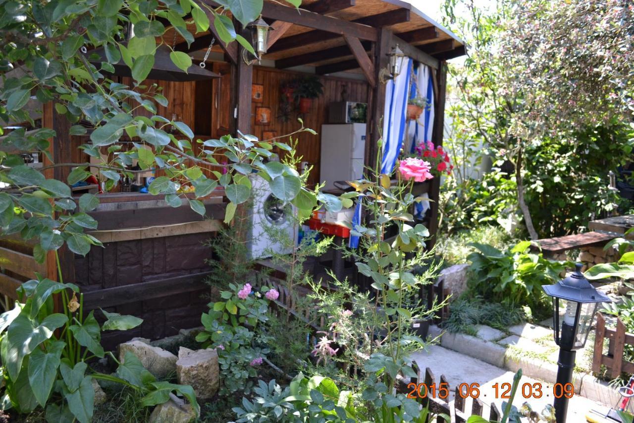 U Palycha Guest House スフミ エクステリア 写真