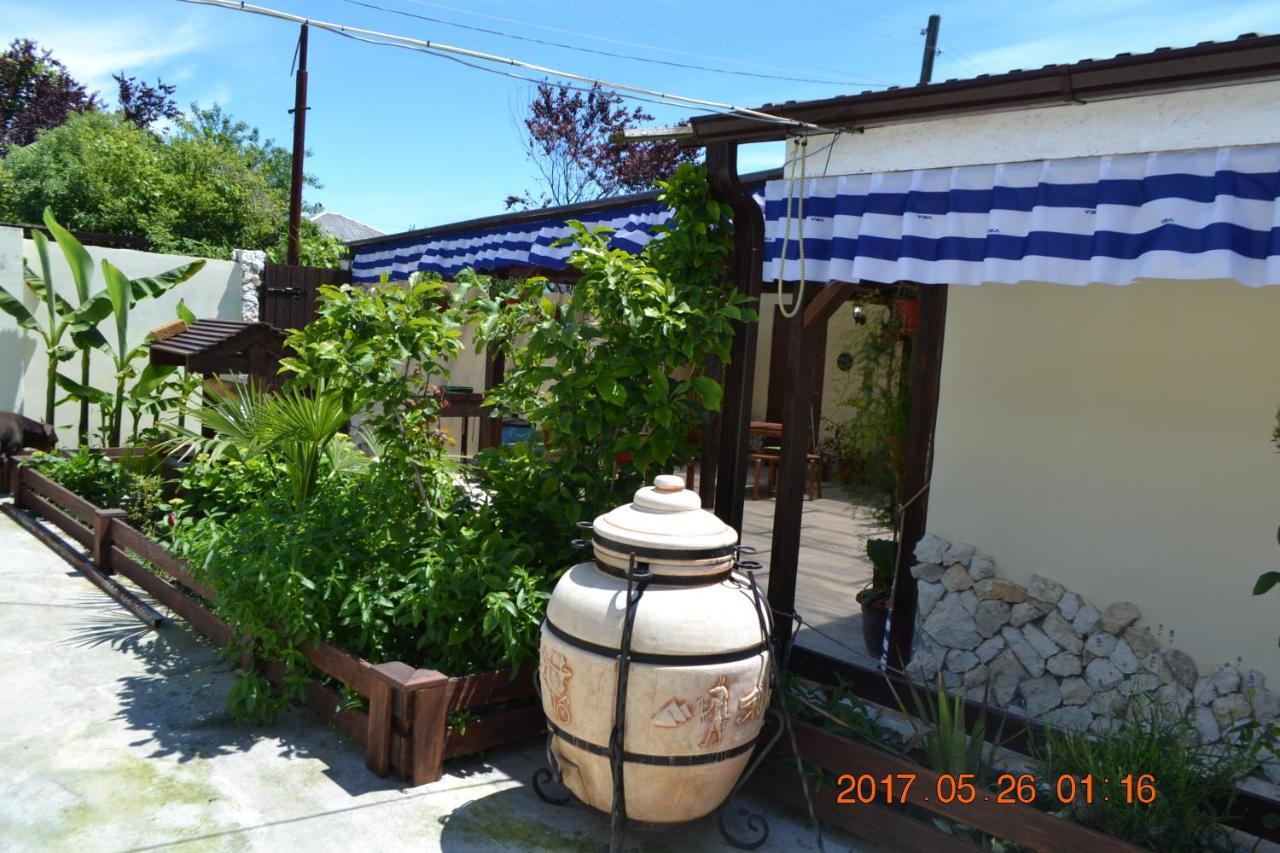 U Palycha Guest House スフミ エクステリア 写真