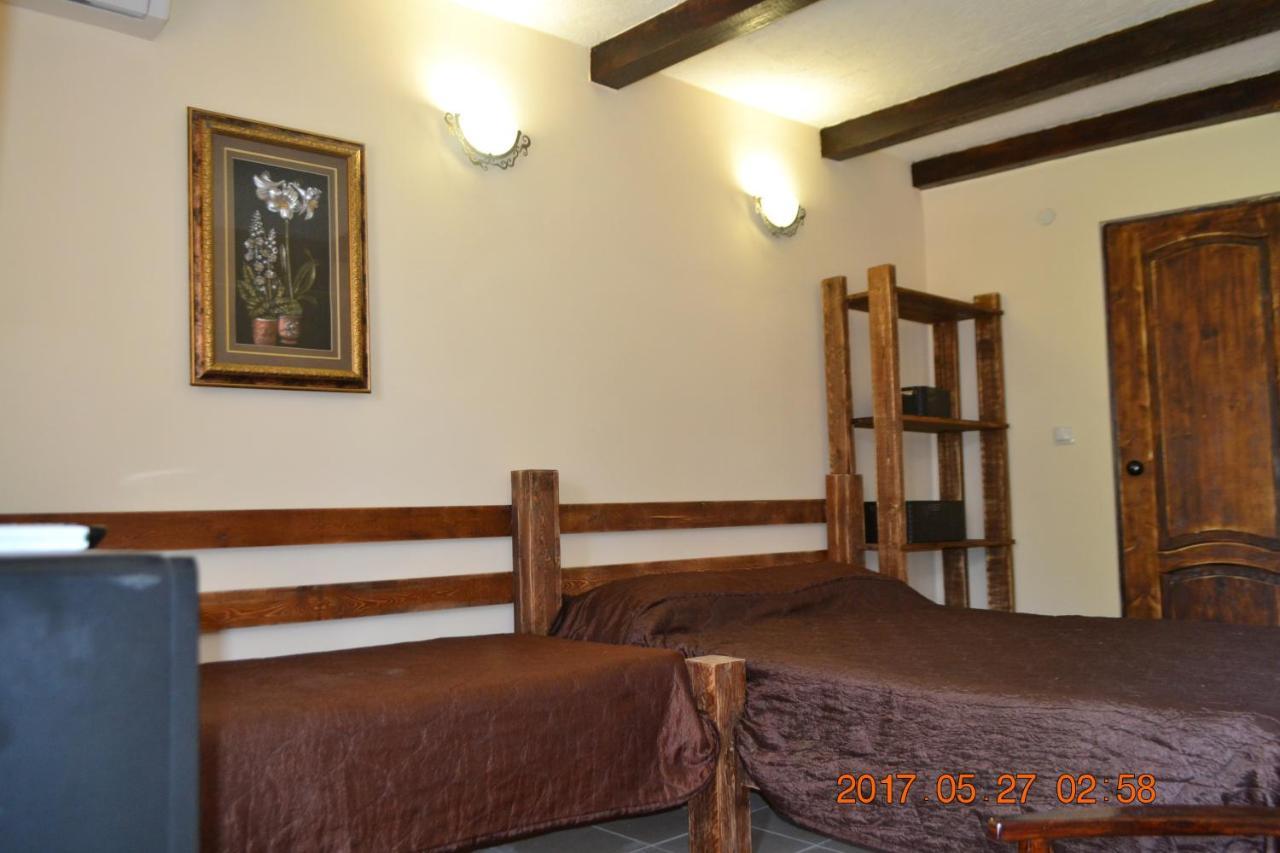 U Palycha Guest House スフミ エクステリア 写真