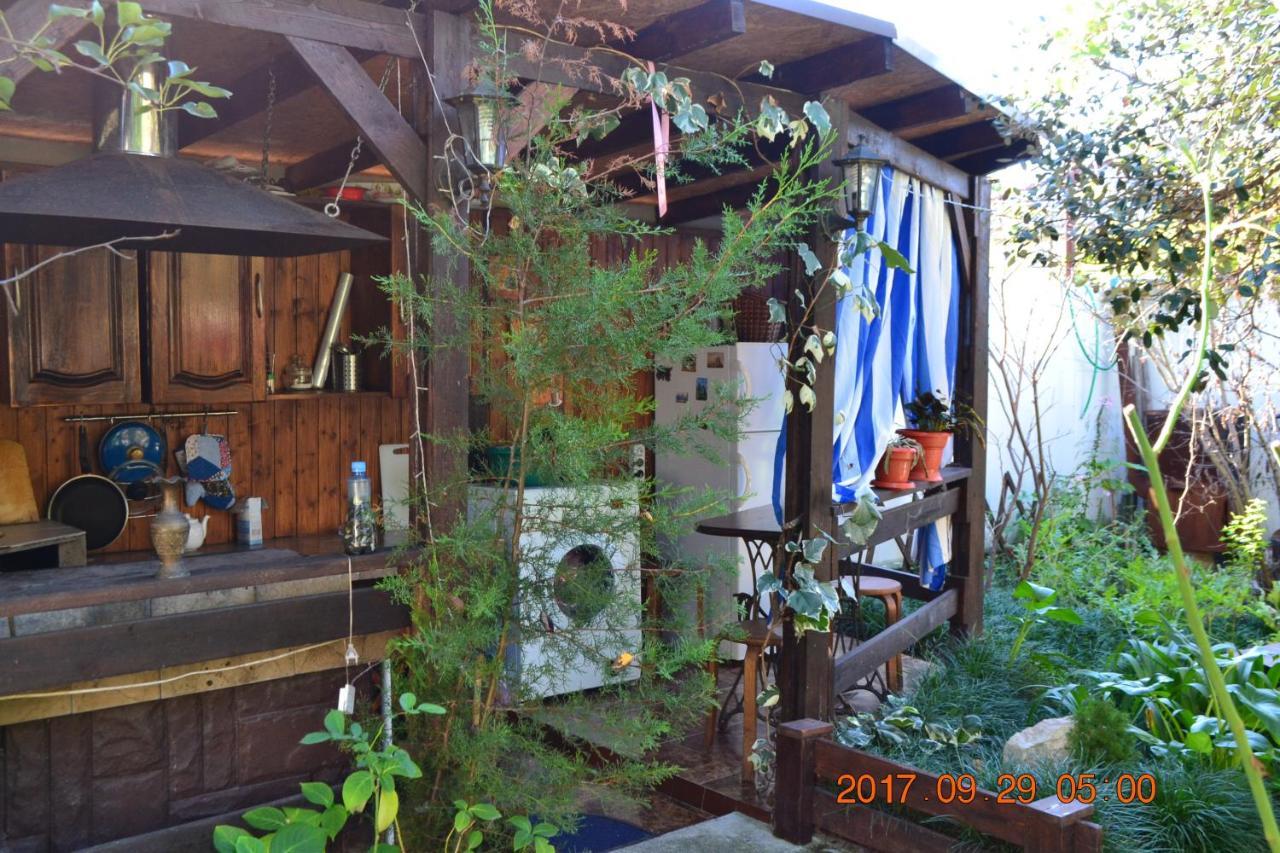 U Palycha Guest House スフミ エクステリア 写真