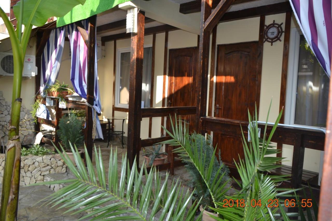 U Palycha Guest House スフミ エクステリア 写真