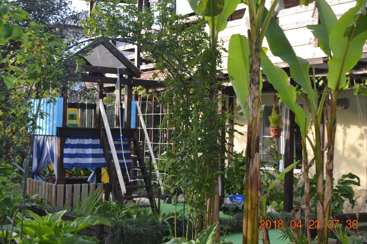 U Palycha Guest House スフミ エクステリア 写真