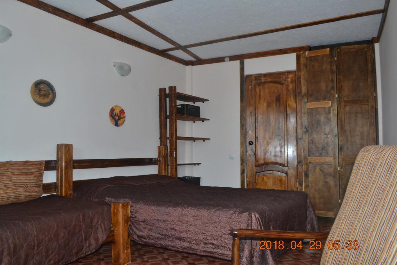 U Palycha Guest House スフミ エクステリア 写真
