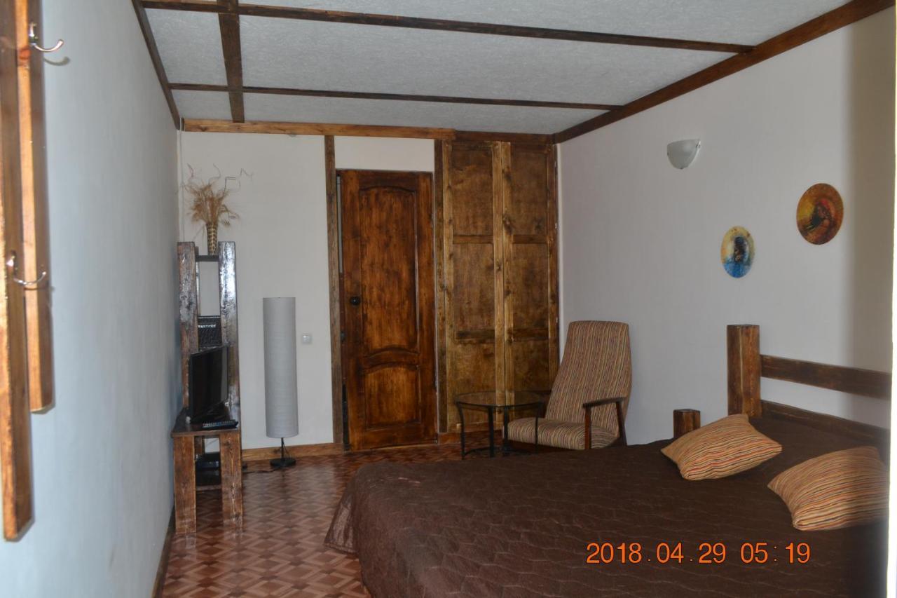 U Palycha Guest House スフミ エクステリア 写真